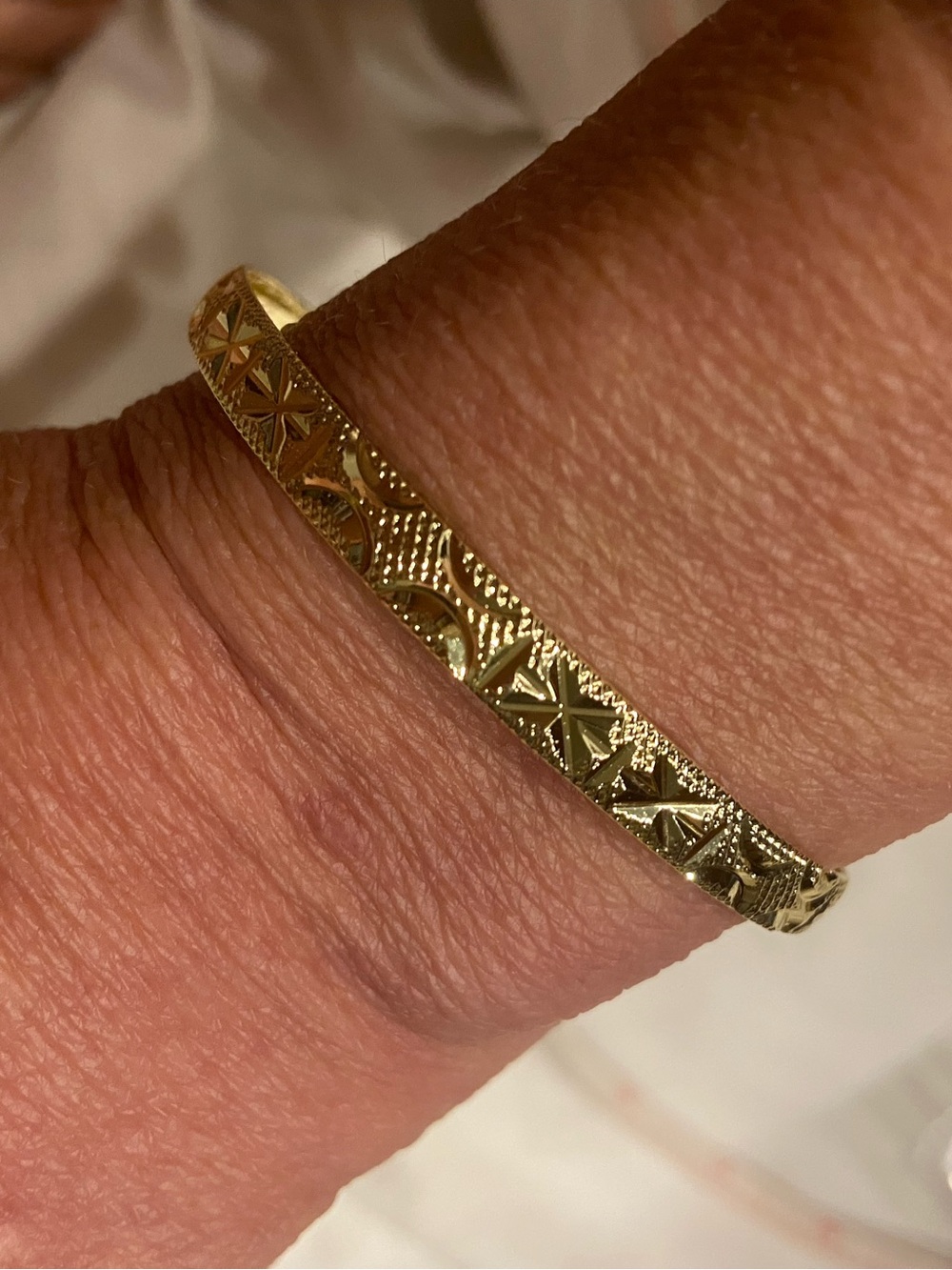 Filigree Gold-Tone Women's Fashion Bracelet